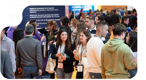 Human Resources Profesisonals exchanging ideas during HR Expo